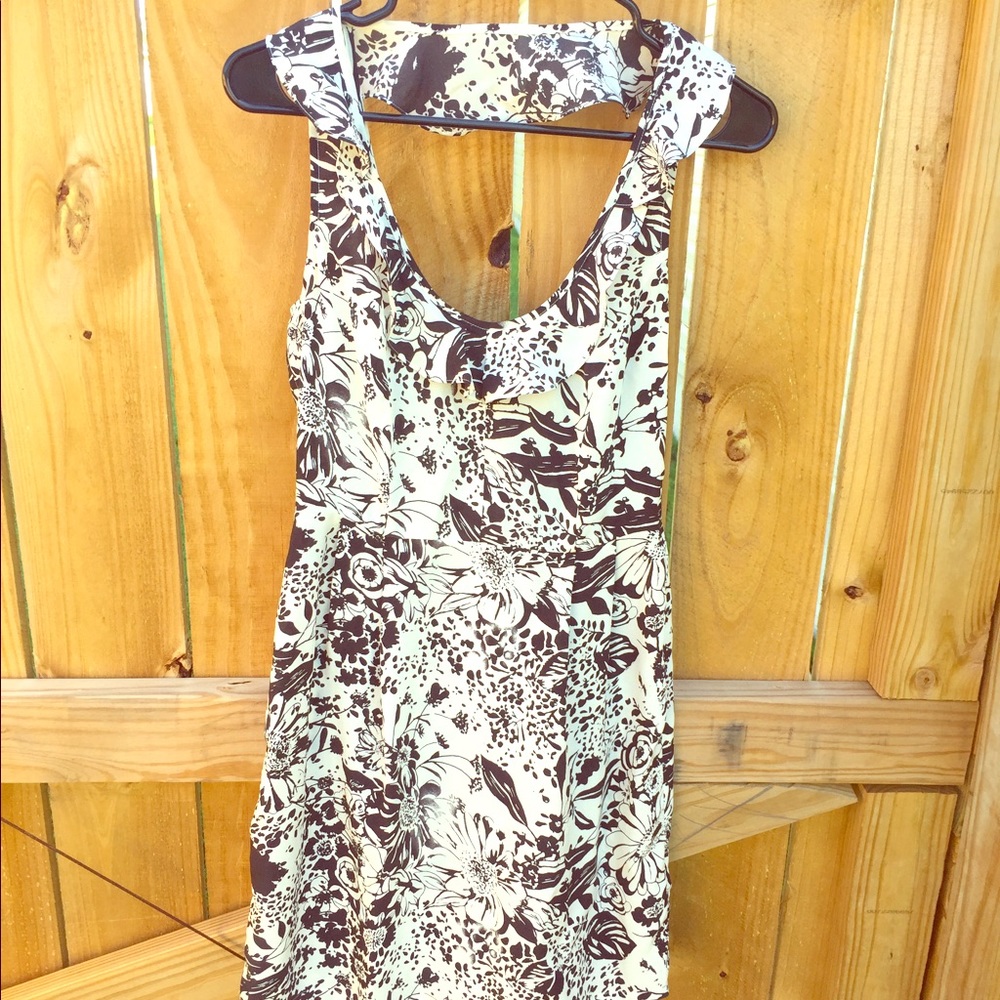 Cutout Back Dress 🌻